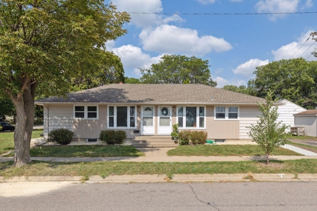 Building Photo - 2104-2106 E 58th St