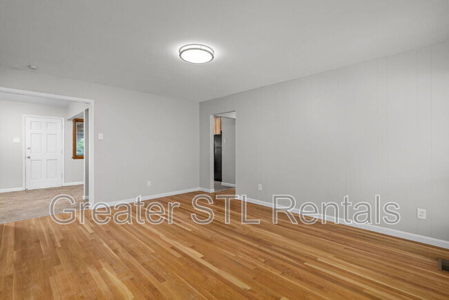 Foto del edificio - 2318 W Adams St