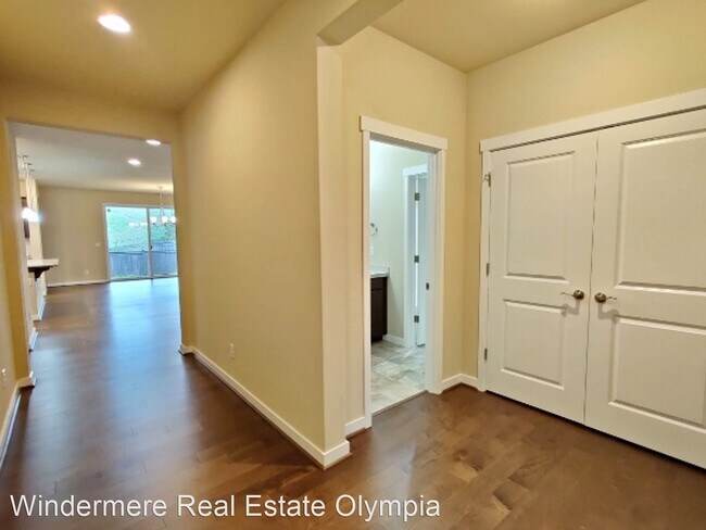Building Photo - 3 br, 2 bath House - 9023 Silverspot St SE