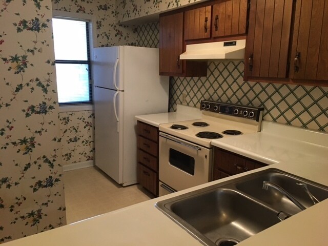 Building Photo - 2BD/2B townhome in Valdosta City limit