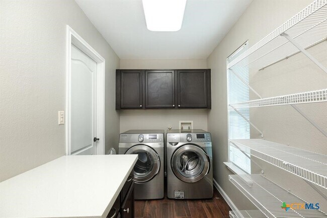 Foto del edificio - 2412 Willow Way