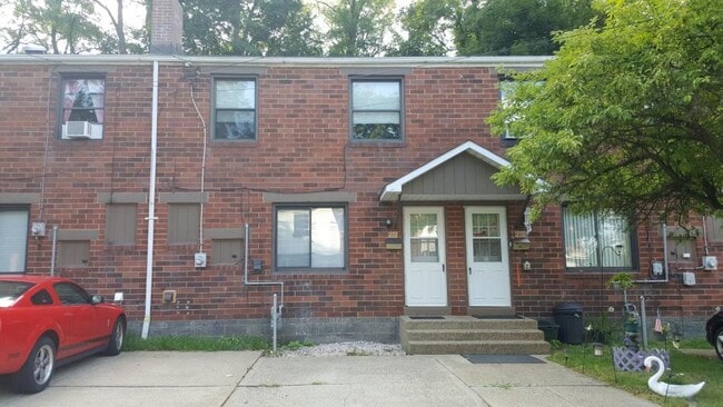 Photo - 273 Oak Dr House