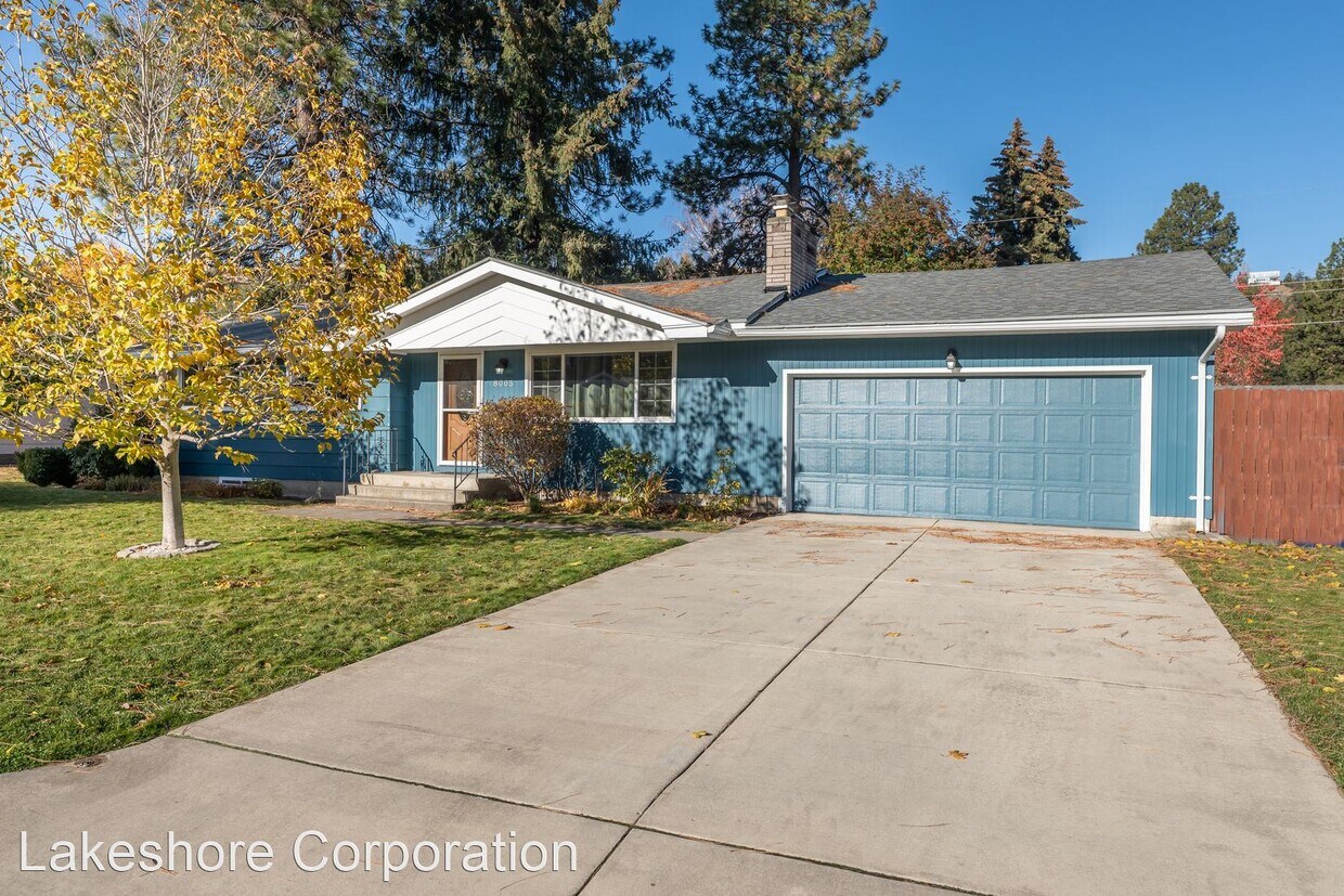 Foto principal - 4 br, 2 bath House - 8005 N Fox Point Dr