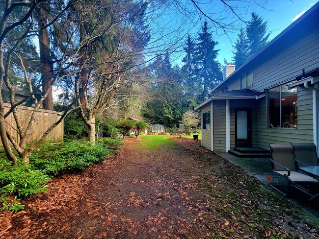 Foto del edificio - Stunning 4bd centrally located in desirable Ridgetop area