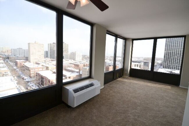 Foto del edificio - 4334 N Sheridan Rd