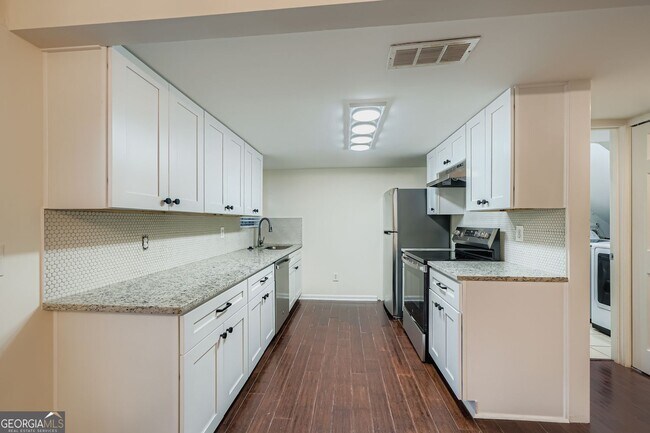 Foto del edificio - 3559 Old Chamblee Tucker Rd