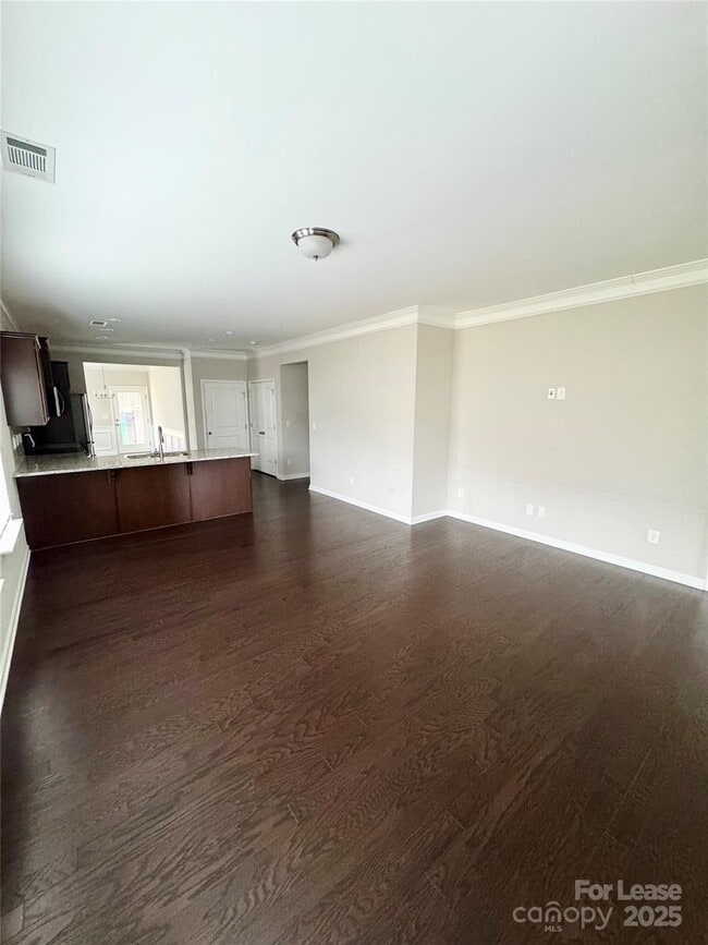 Foto del edificio - 304 Harrison Ln