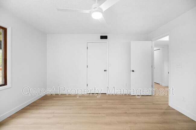 Foto del edificio - 3477 Blackwood Dr