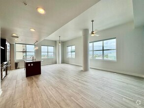 Building Photo - 1208 E Kennedy Blvd