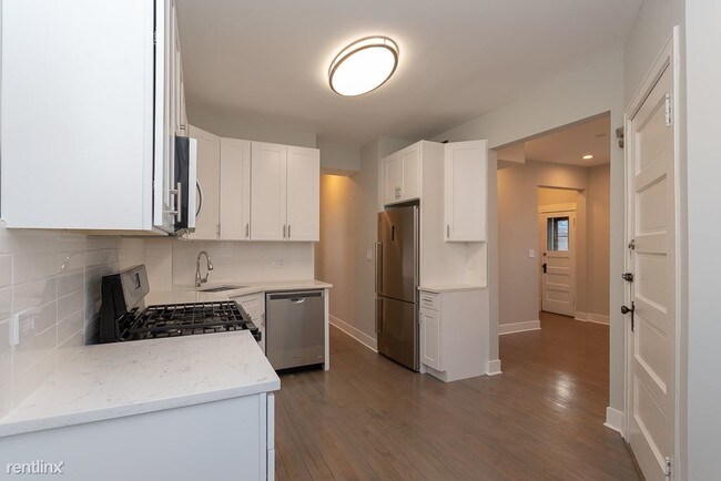Building Photo - 4113 N Damen Ave
