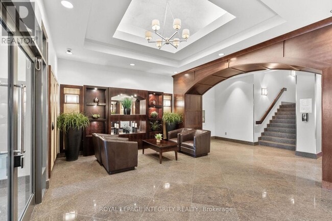 Building Photo - 200 Besserer St