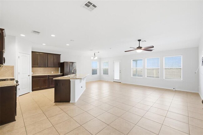 Foto del edificio - 400 Fistral Dr