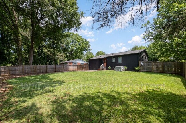 Building Photo - 2311 Crestview Drive