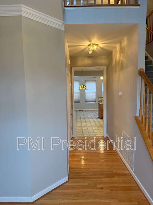 Foto del edificio - 8008 Moss Gate Ct