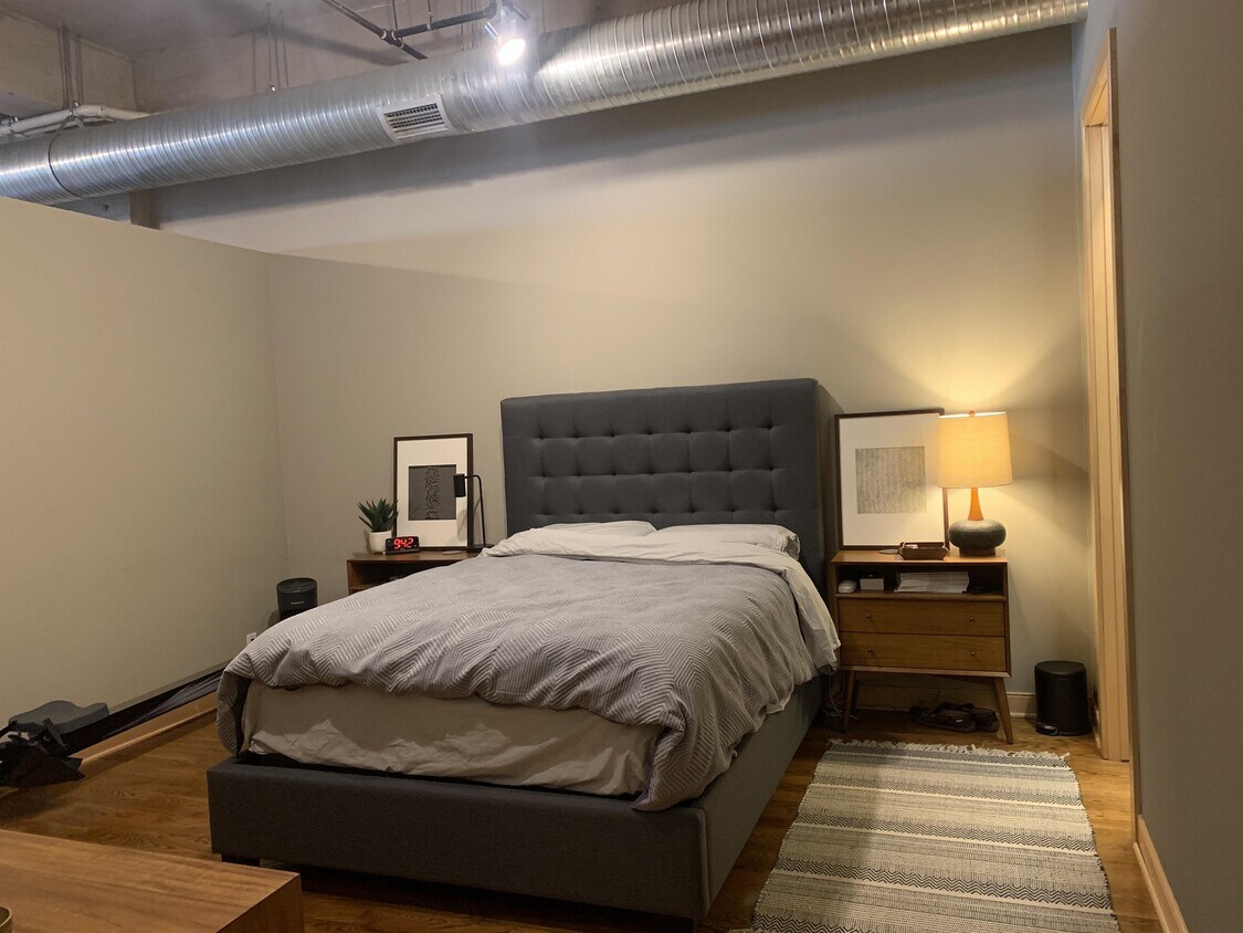 Foto principal - 239 E Chicago St