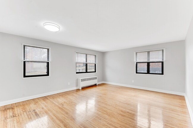 Building Photo - 129 Forest Ave