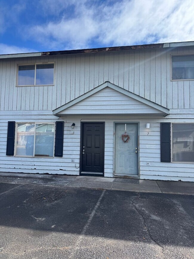 Building Photo - Apartment for Rent in SW Redmond