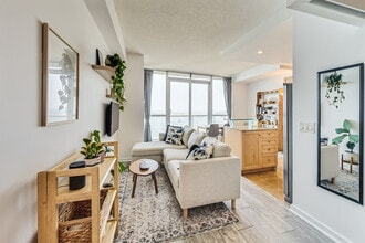Building Photo - 208 Queens Quay W