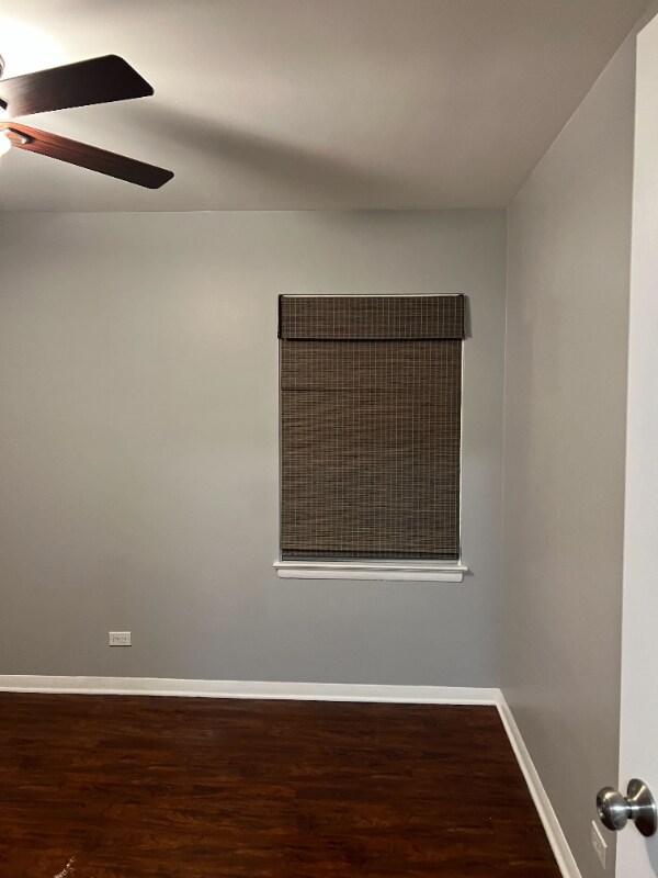 Foto del edificio - 923 E Roosevelt Rd