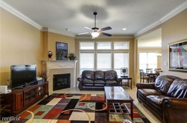 Foto del edificio - 3 br, 2 bath House - 8400 Alison Ave