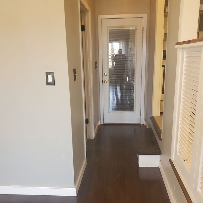 Building Photo - Maryville 37804 - 4 bedroom, 3.5 bath home...