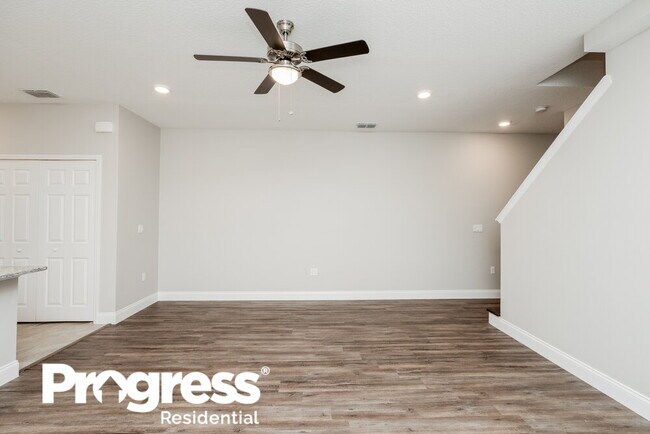 Building Photo - 150 Eleven Oaks Cir