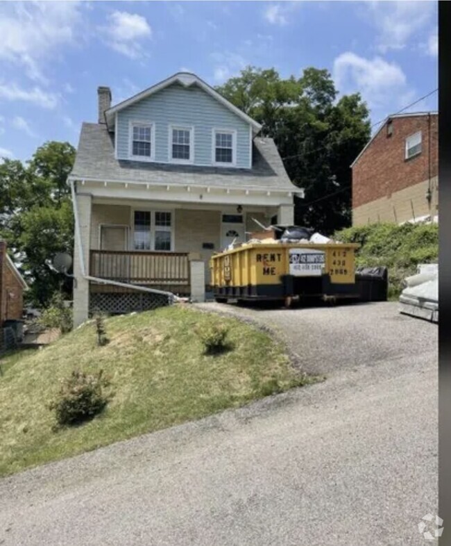 Building Photo - 202 Mueller Ave