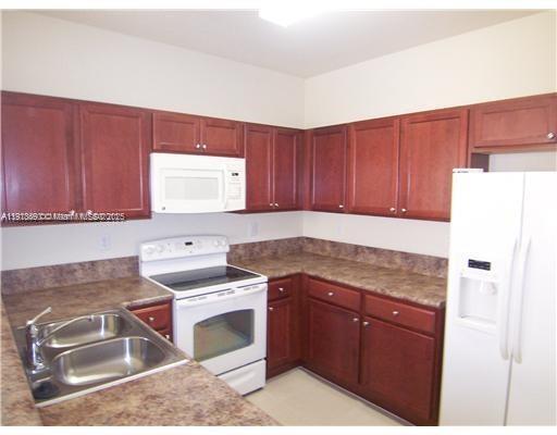 Foto del edificio - 9021 SW 227th St