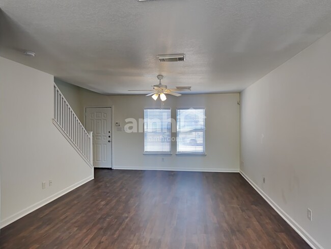 Building Photo - 7907 Brazoria Park