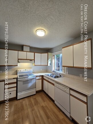 Building Photo - 131 Ainslee Ave