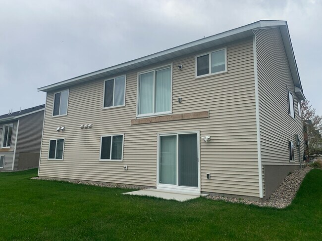 Building Photo - 1737 Riverside Dr