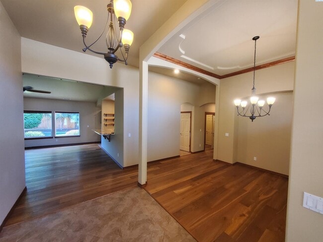 Building Photo - South Kennewick Rambler for rent