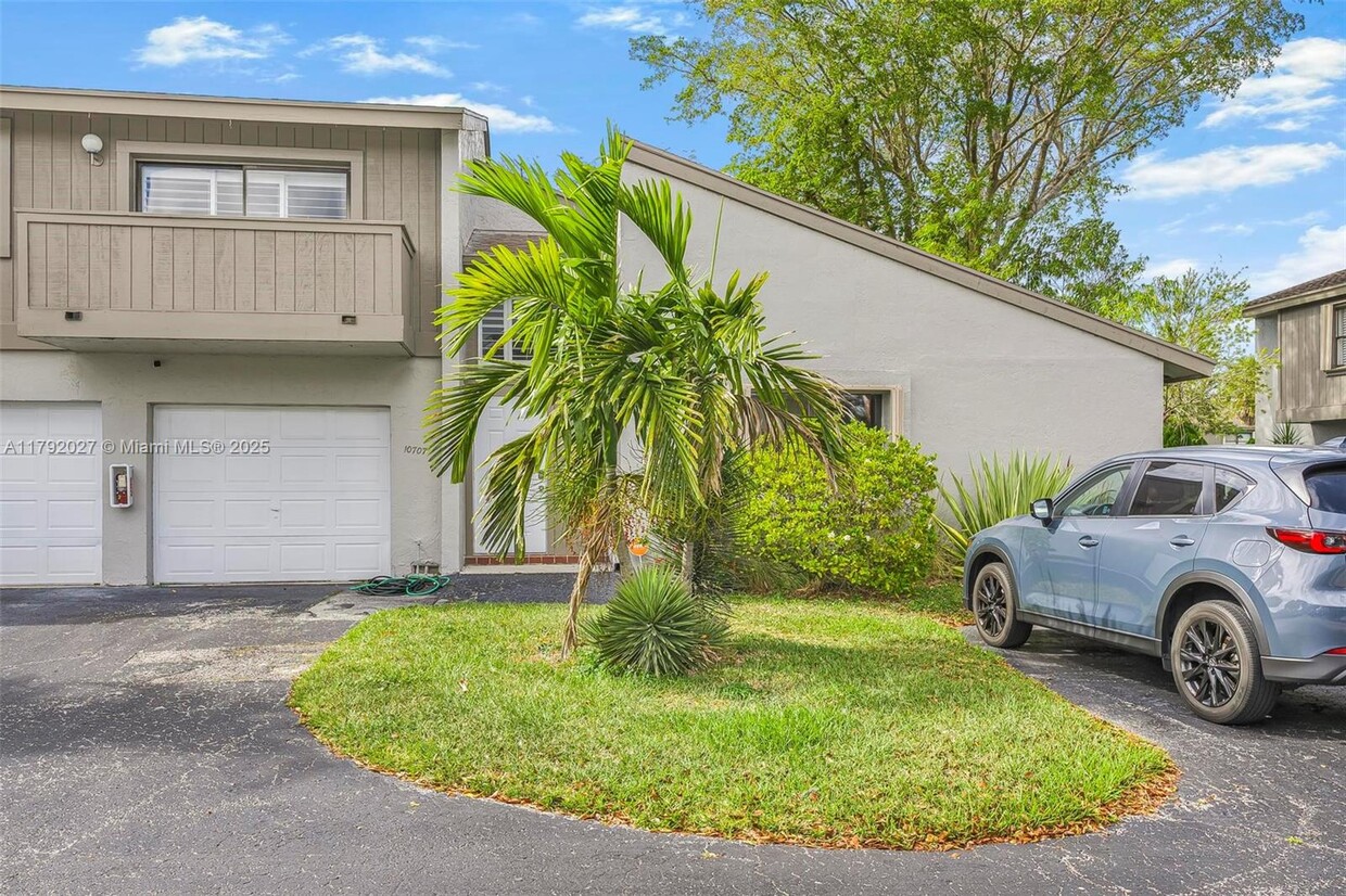 Primary Photo - 10707 SW 113th Pl