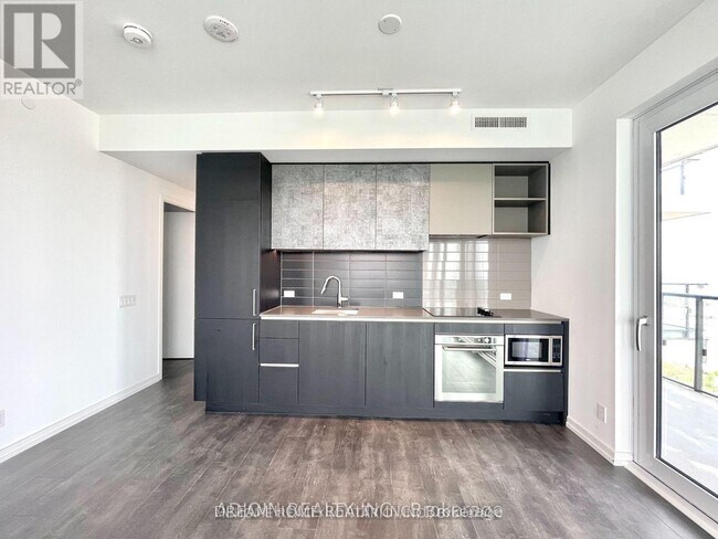 Building Photo - 7890 Jane St