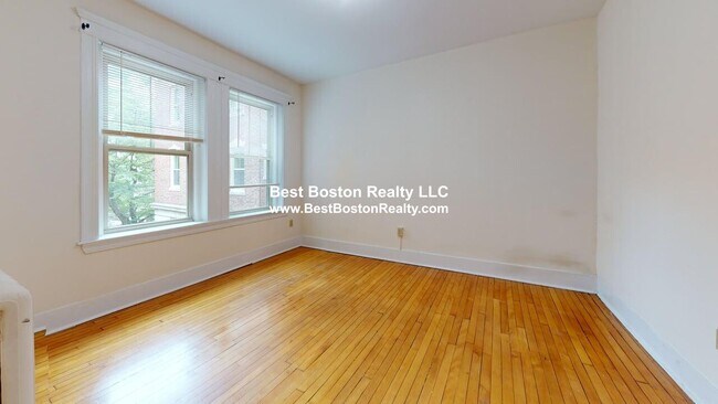 Building Photo - 91 Trowbridge St
