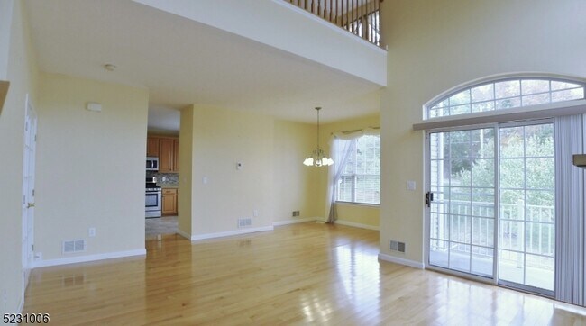 Foto del edificio - 23 Wildflower Ln