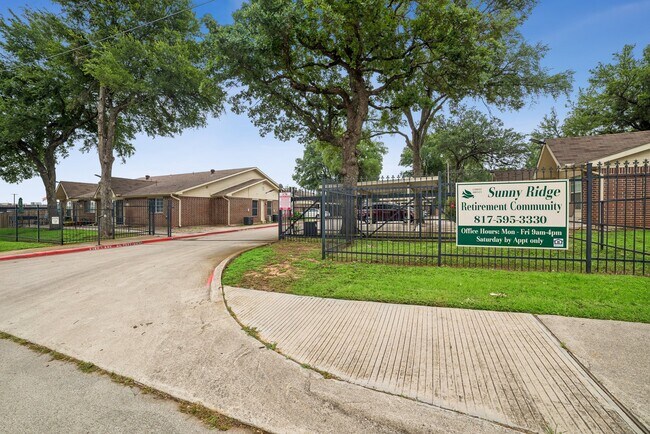 Foto del edificio - 1604 N Hills Blvd