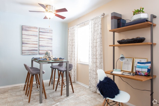 2BR, 1.5BA - Mariners Green Apartments