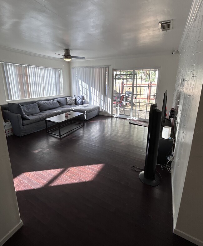 Foto del edificio - 5544 Mary Ln Dr