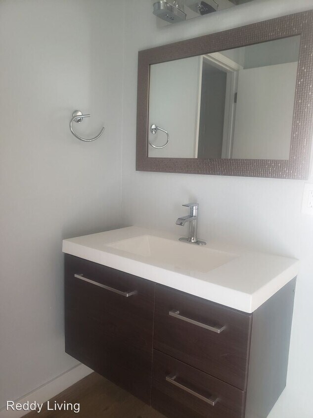Foto del edificio - 2420 N 24th St