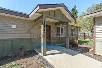 Building Photo - 2900 N Julie Ann Ct