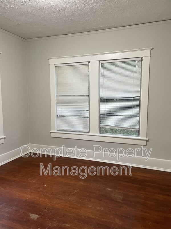 Building Photo - 2 83rd St S