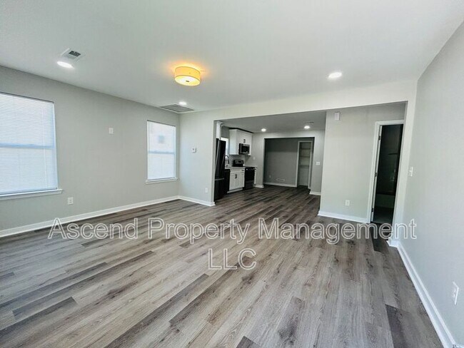 Foto del edificio - 3503 Wilcox Blvd