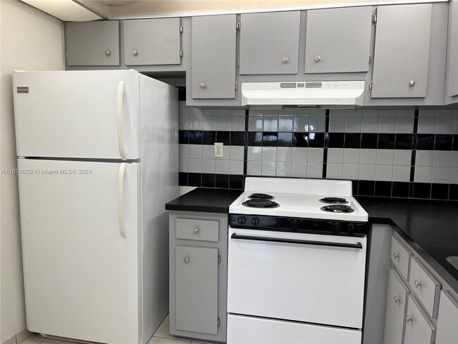 Foto del edificio - 14250 SW 62nd St
