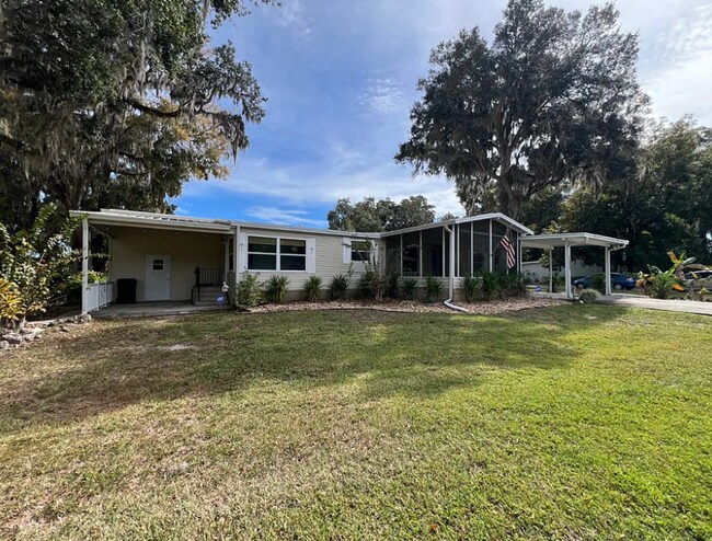 Foto del edificio - Deluxe Foxwood Farms Manufactored Home on Extra Large Lot