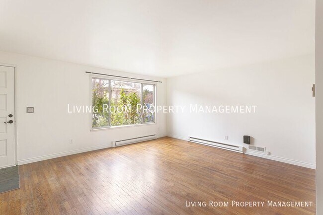 Foto del edificio - Perfectly Located Duplex with Private Back...