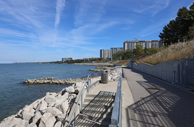 Water'sEdge-LakefrontTrail2024 - Water's Edge