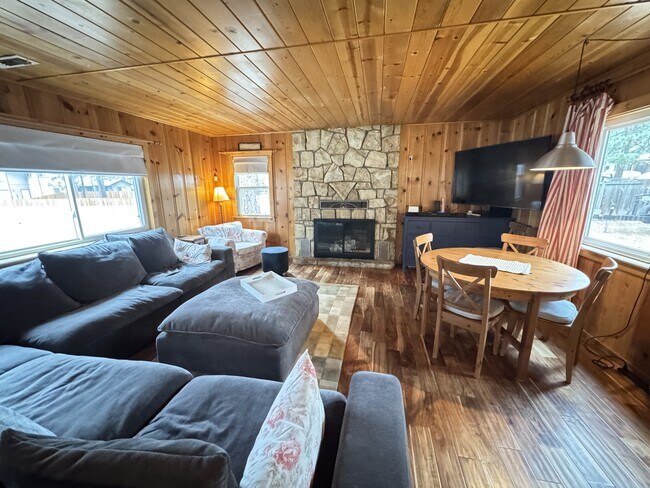 Foto del edificio - 3140 Nevada Ave