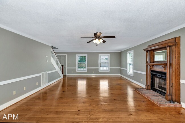 Building Photo - 4 br, 3 bath House - 2809 Carrington Dr SW