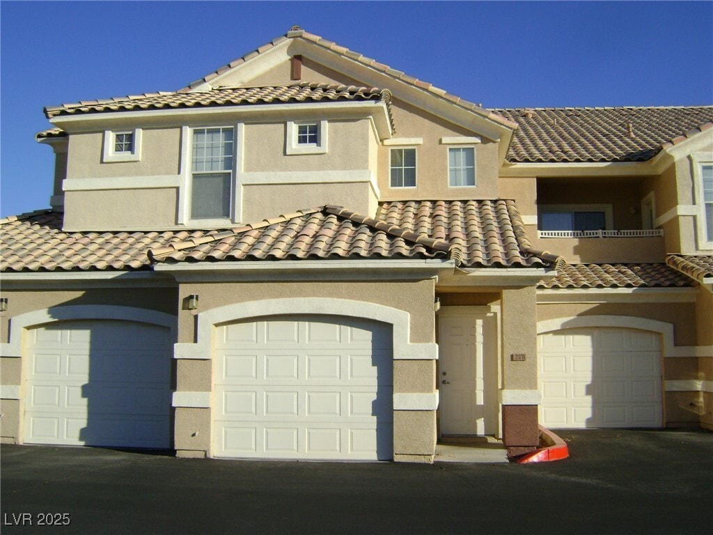 Primary Photo - 5855 Valley Dr